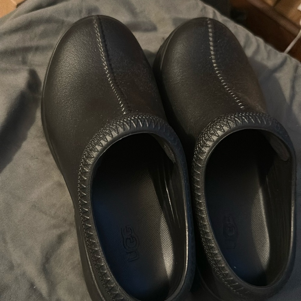 Ugg clogs 6